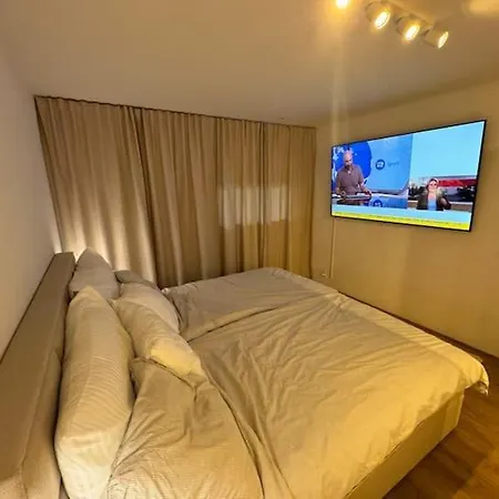 Lux With 2 Bedrooms Apartament